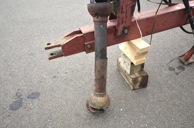 Image of M-C 12E equipment image 4