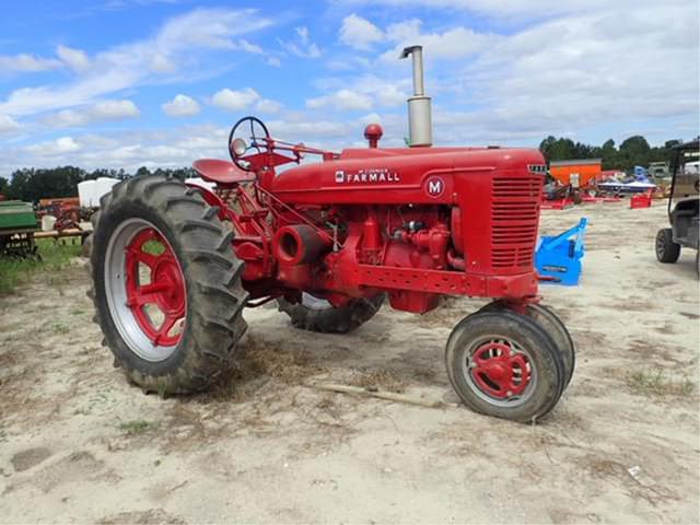 Image of Farmall M equipment image 1