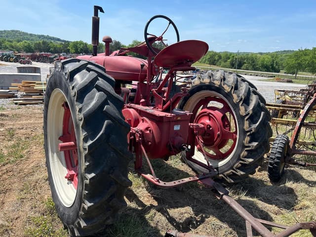 Image of Farmall M equipment image 4