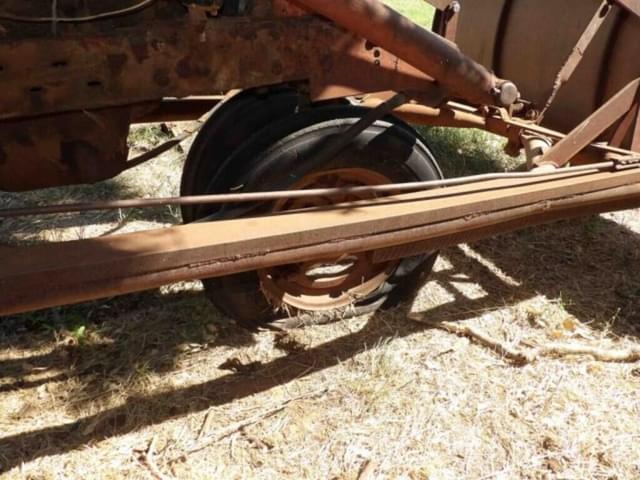 Image of Farmall M equipment image 4