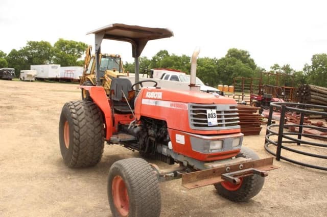 Image of Kubota M4700 equipment image 1