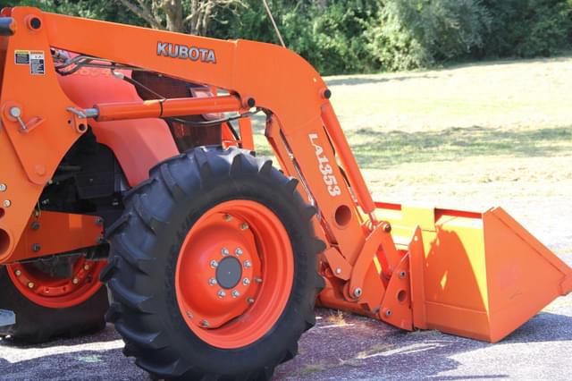 Image of Kubota M8540 equipment image 3