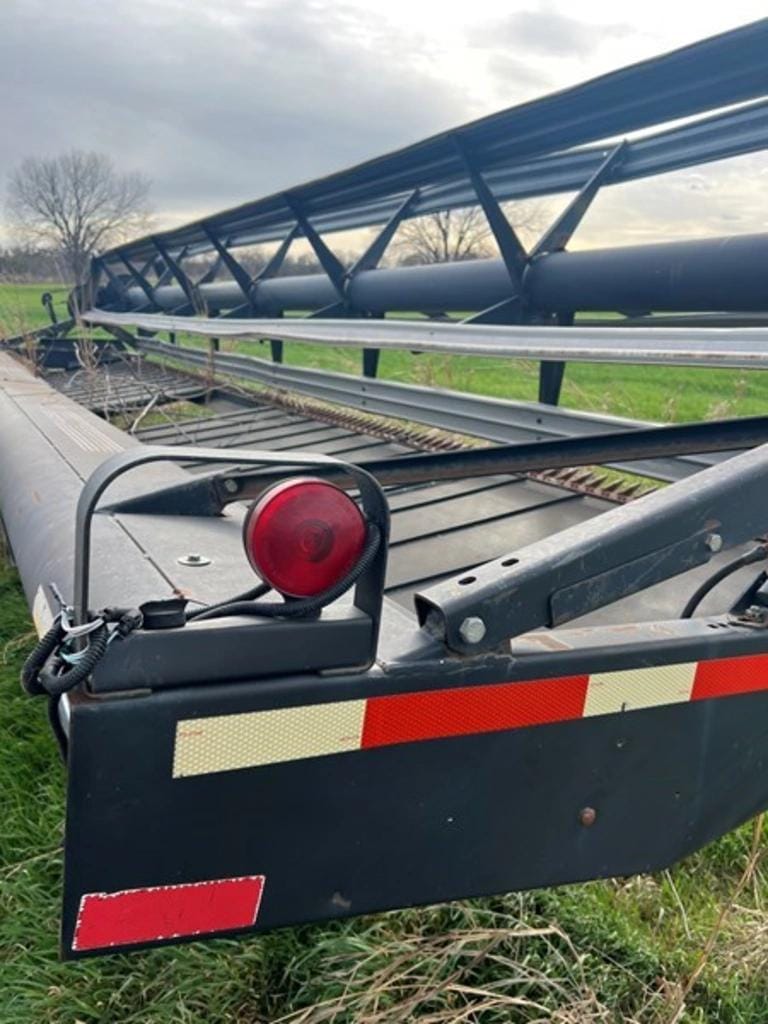 MacDon 3000 Equipment Image0