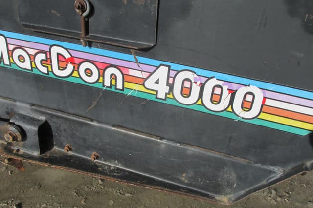 Image of MacDon 4000 equipment image 1