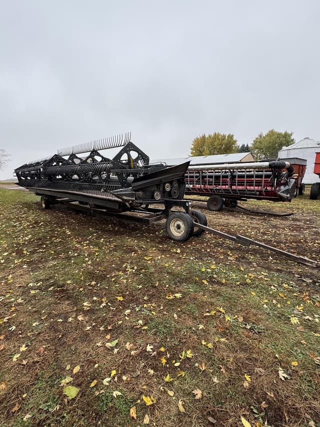 Image of MacDon 974 equipment image 3