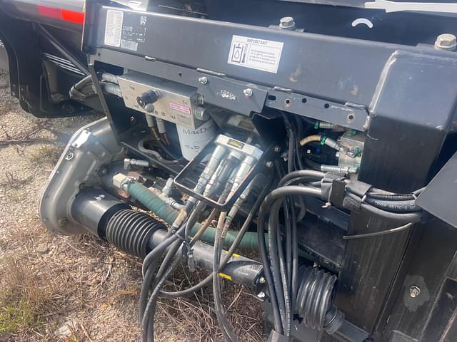 Image of MacDon FD75 equipment image 3