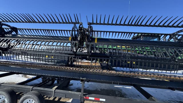 Image of MacDon FD135 equipment image 2