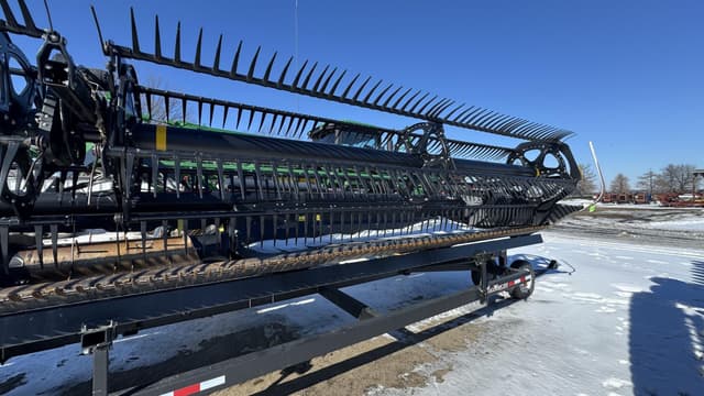 Image of MacDon FD135 equipment image 3