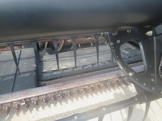 Image of MacDon FD70 equipment image 4
