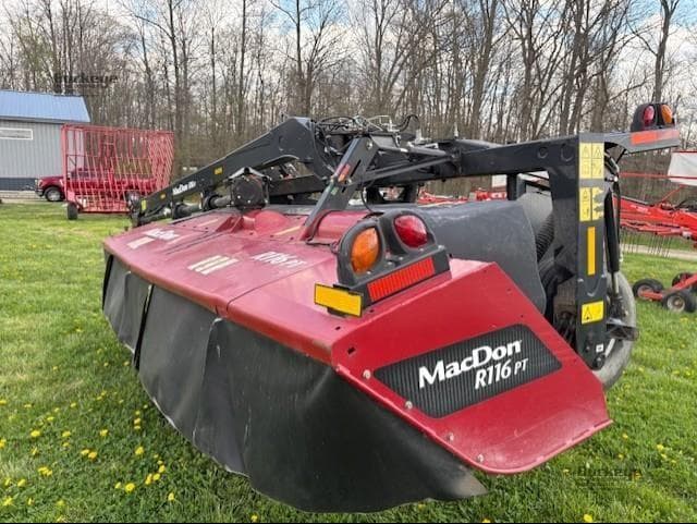 Image of MacDon R116PT equipment image 4