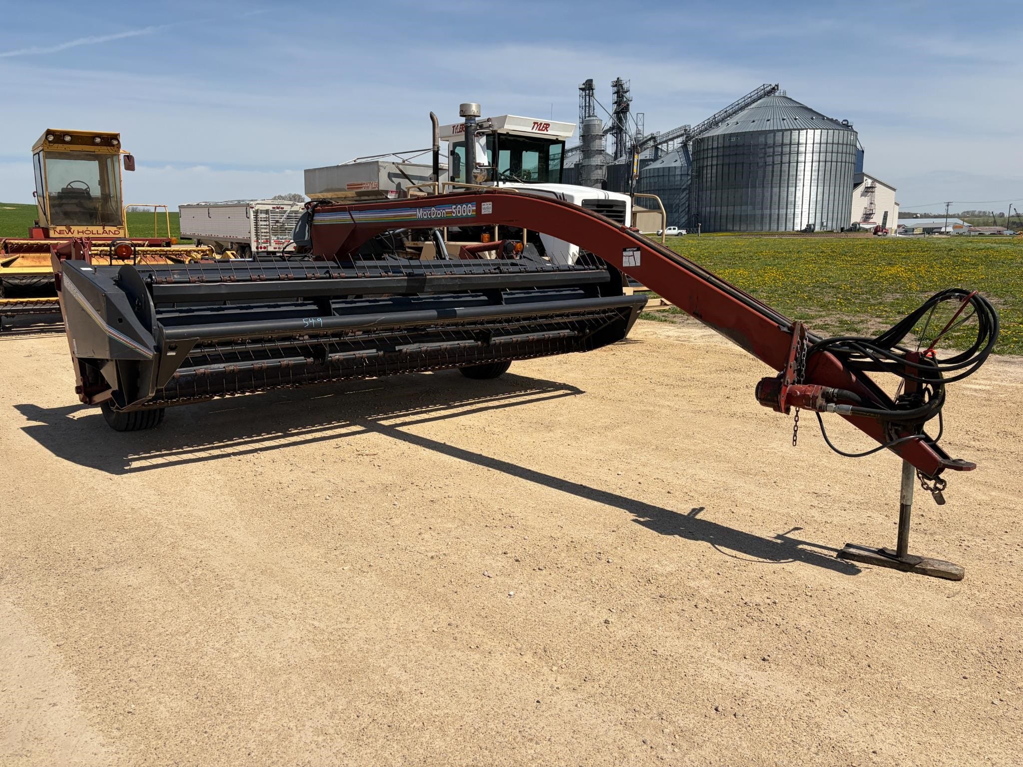 1998 MacDon 5000 Equipment Image0