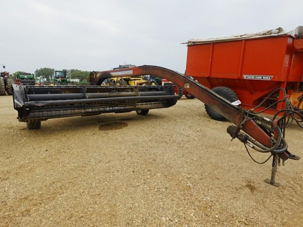 MacDon 5000 Equipment Image0