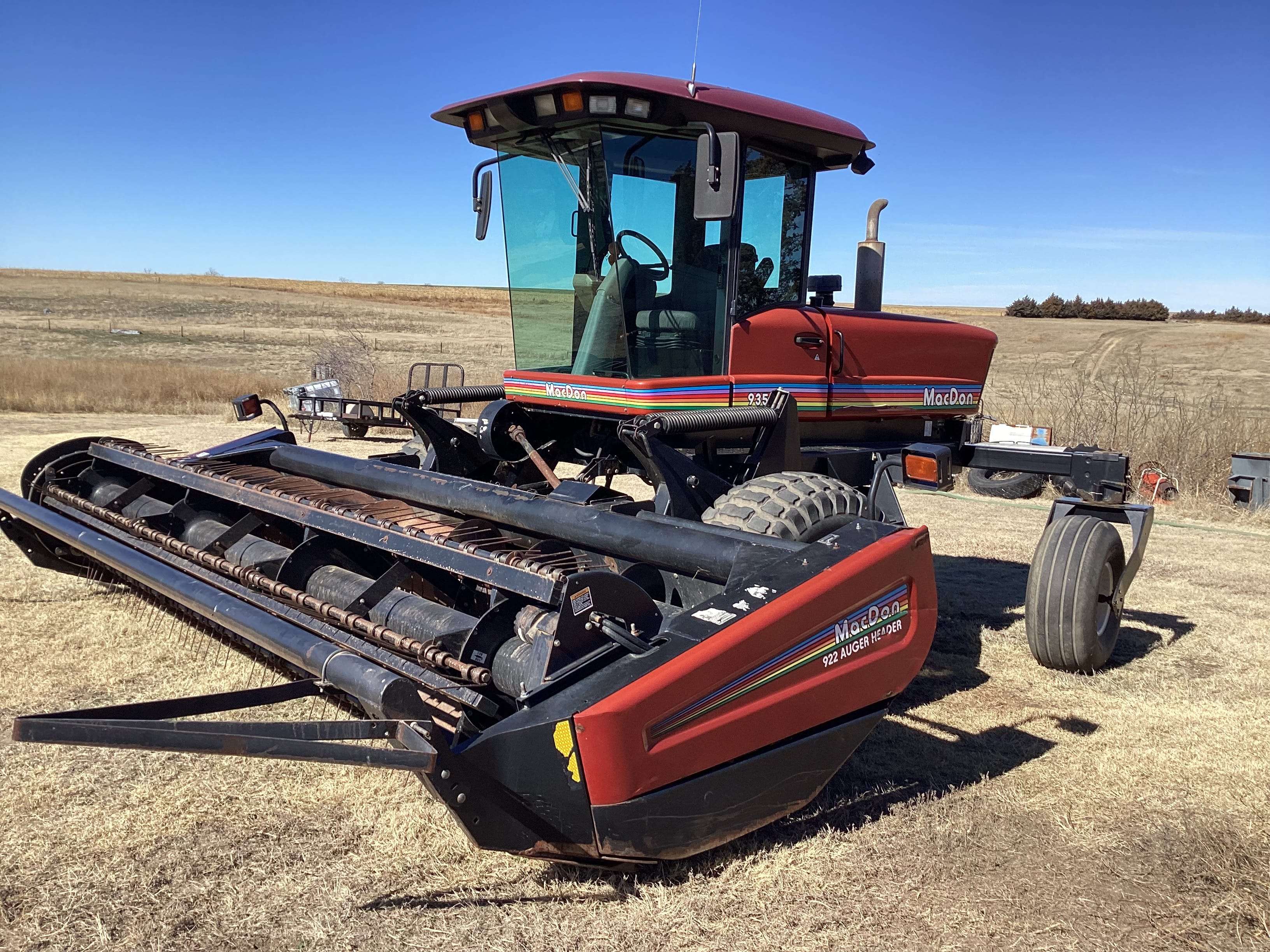 2003 MacDon 9352 Equipment Image0