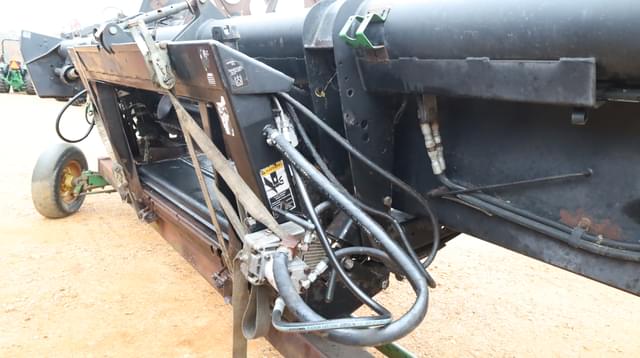 Image of MacDon 972 equipment image 3