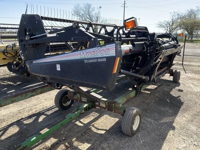 Image of MacDon 973 equipment image 4