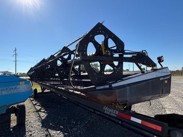 Image of MacDon 974 equipment image 3