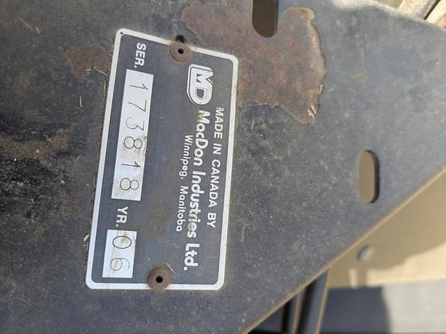 Image of MacDon 974 equipment image 4