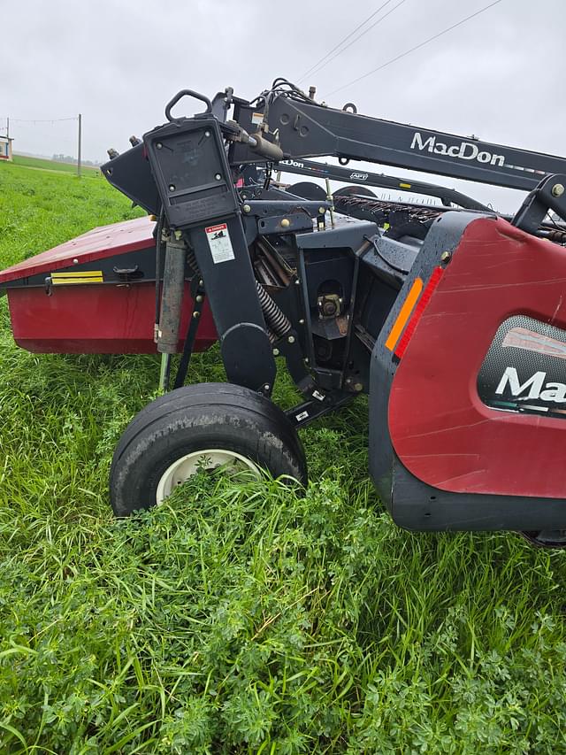 Image of MacDon A30-S equipment image 4