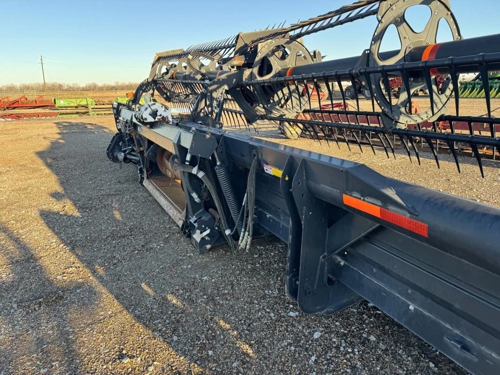 Main image MacDon D60