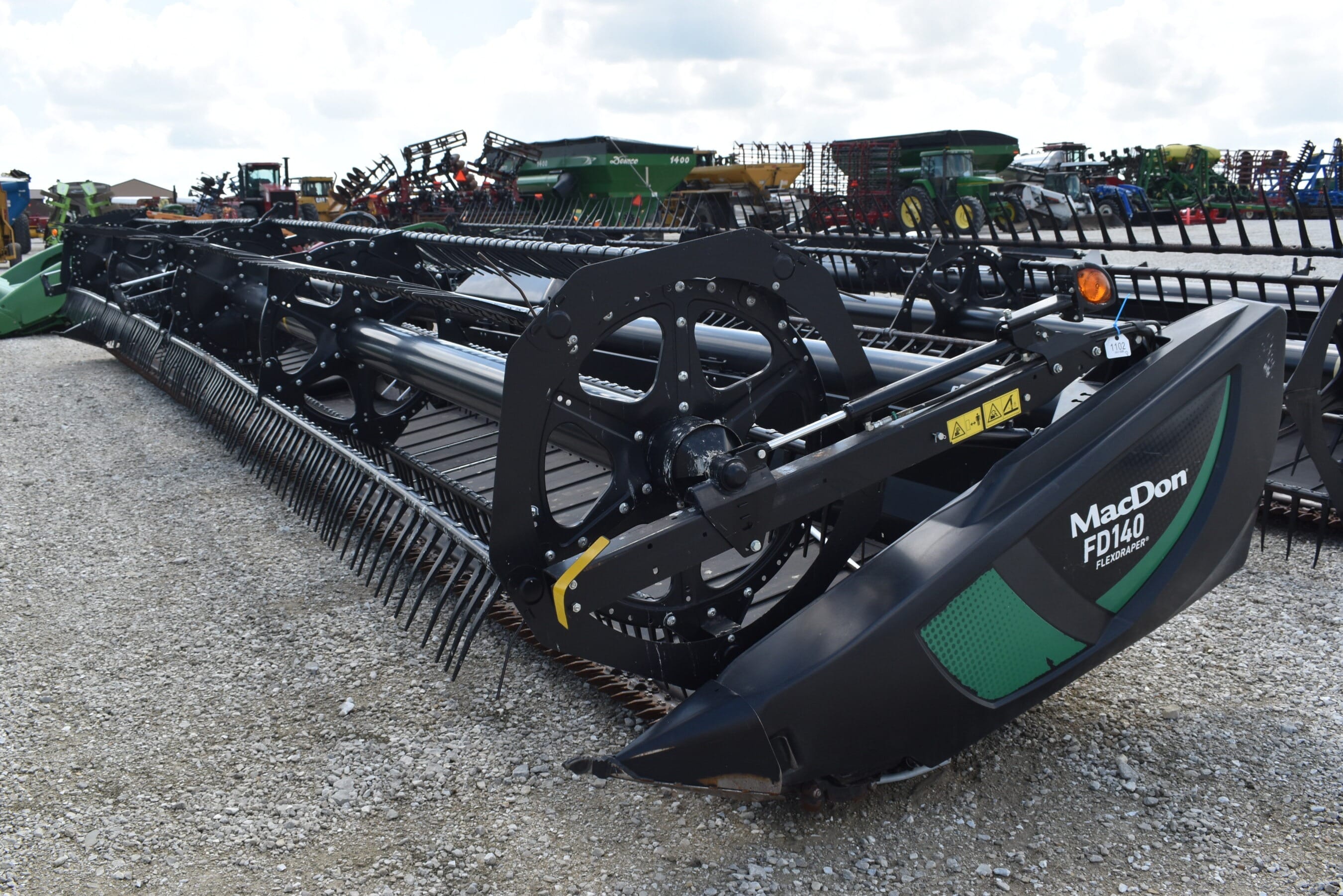 2018 MacDon FD140 Equipment Image0