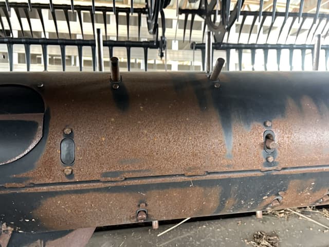 Image of MacDon FD135 equipment image 4