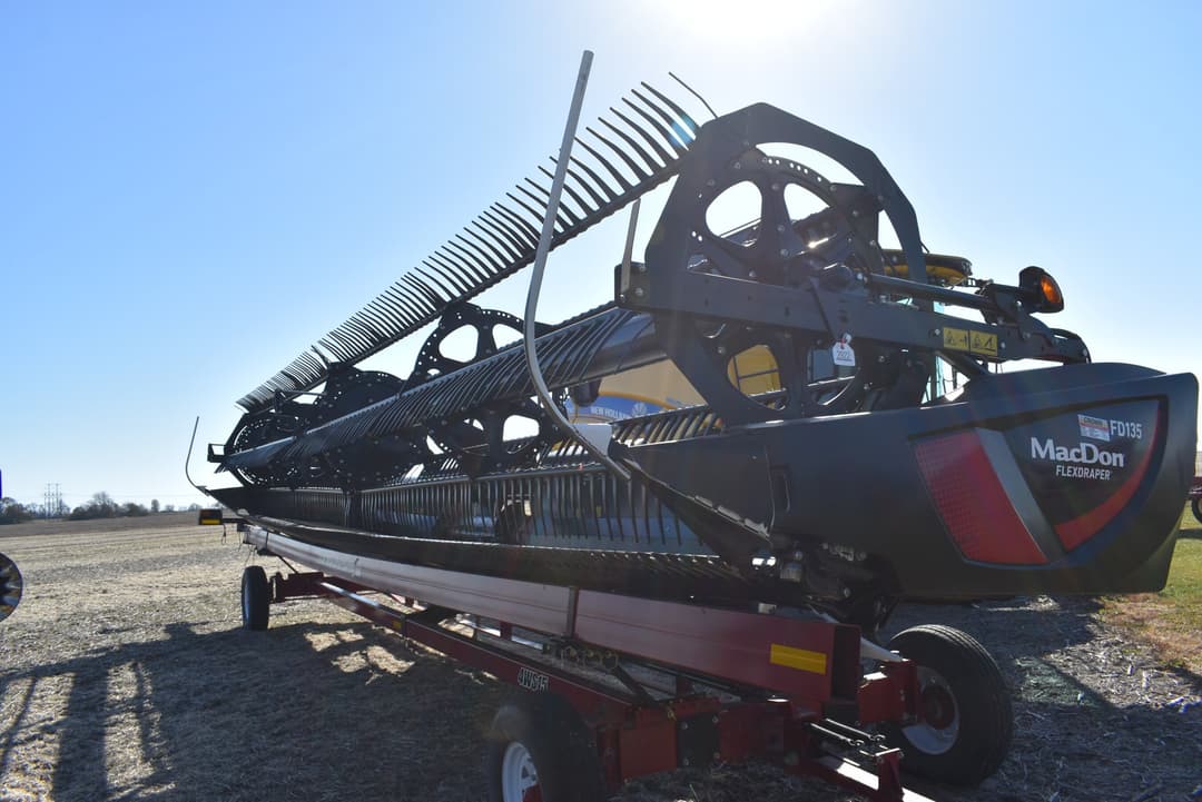 Image of MacDon FD135 Primary image