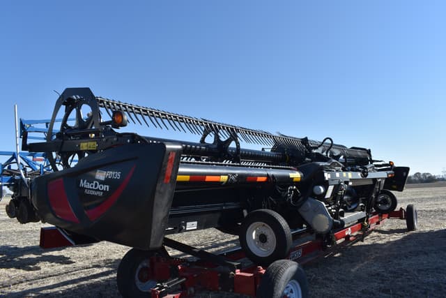 Image of MacDon FD135 equipment image 2