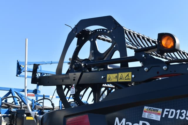 Image of MacDon FD135 equipment image 3