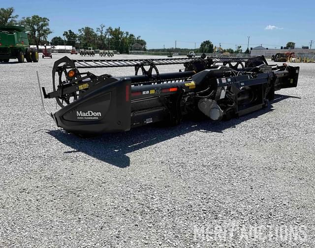 Image of MacDon FD75S equipment image 2