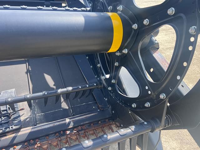 Image of MacDon FD135 equipment image 1