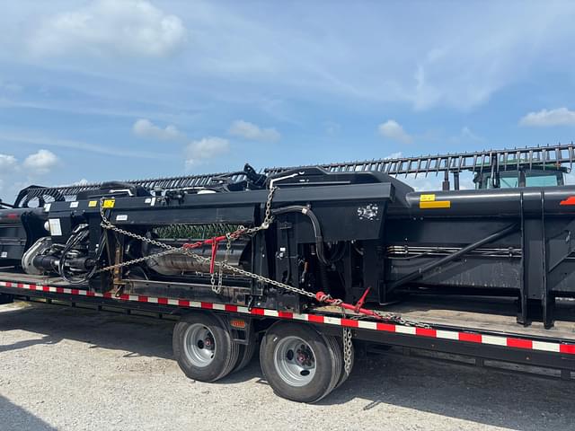 Image of MacDon FD135 equipment image 2