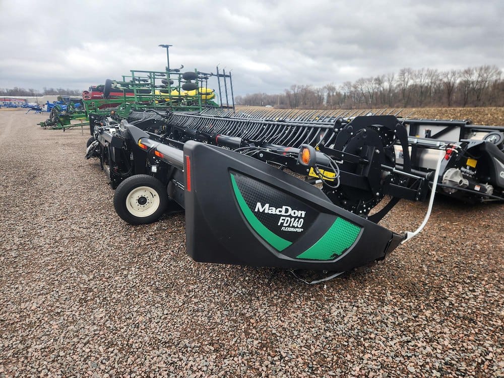 2018 MacDon FD140 Equipment Image0