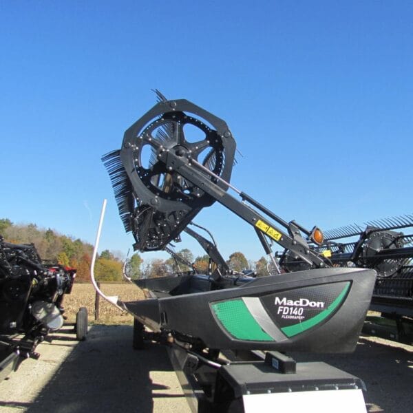 2018 MacDon FD140 Equipment Image0
