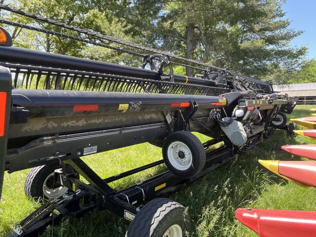 Image of MacDon FD140 equipment image 1