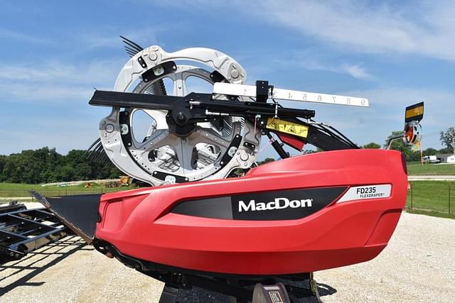 Image of MacDon FD235 equipment image 1