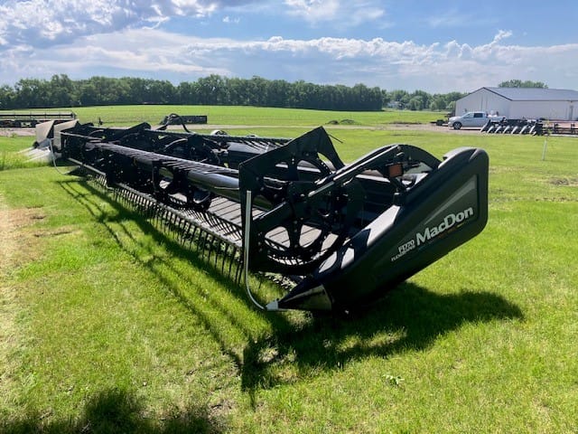 Main image MacDon FD70