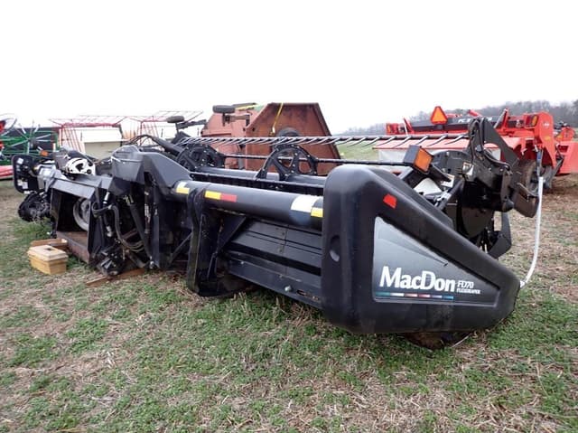 Image of MacDon FD70 equipment image 4