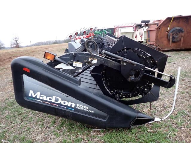 Image of MacDon FD70 equipment image 1