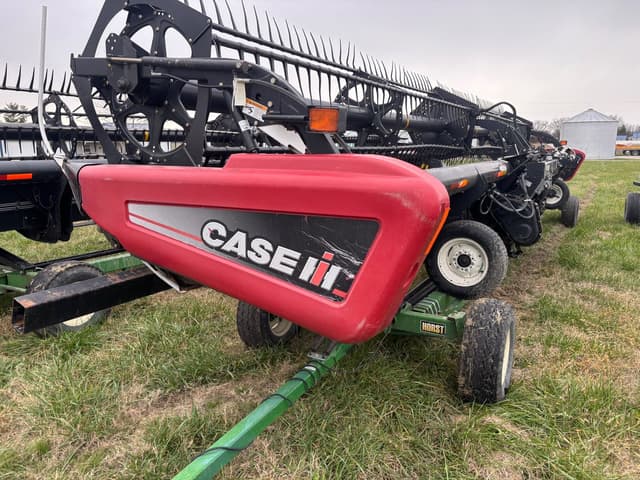 Image of MacDon FD70 equipment image 1