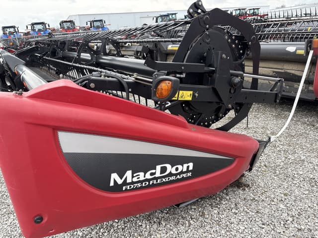 Image of MacDon FD75D equipment image 1