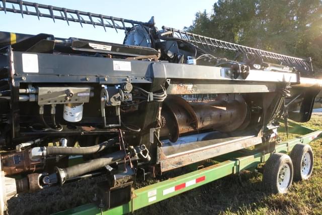 Image of MacDon FD75 equipment image 4