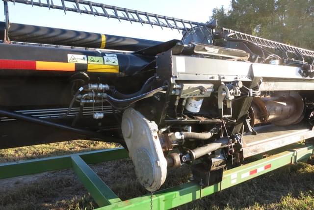 Image of MacDon FD75 equipment image 3