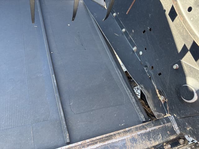 Image of MacDon FD75D equipment image 1