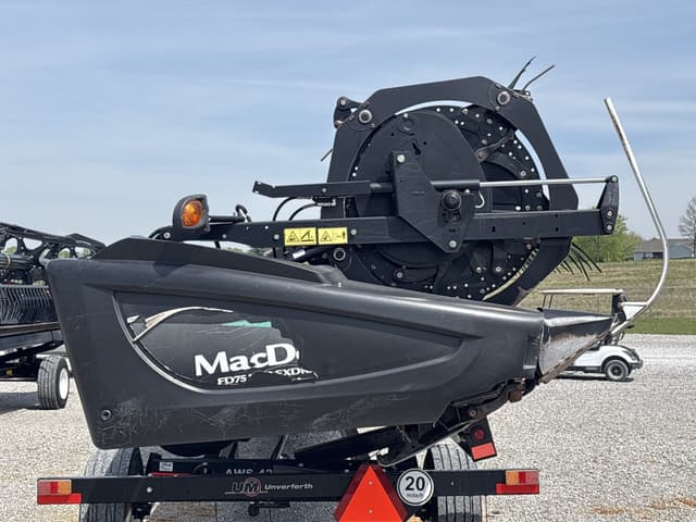 Image of MacDon FD75D equipment image 1