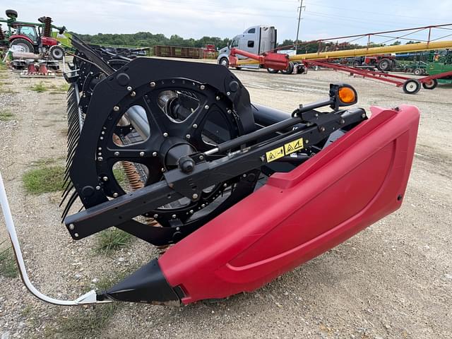 Image of MacDon FD75 equipment image 1