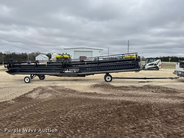 Image of MacDon FD75D equipment image 3