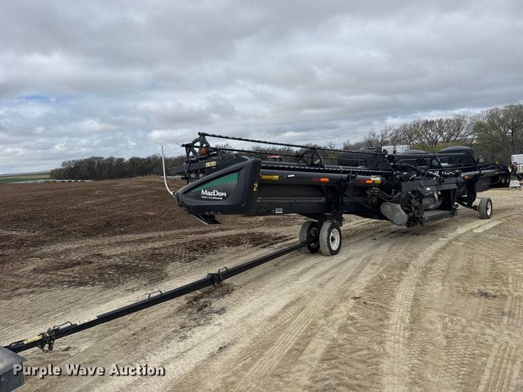 MacDon FD75D Equipment Image0