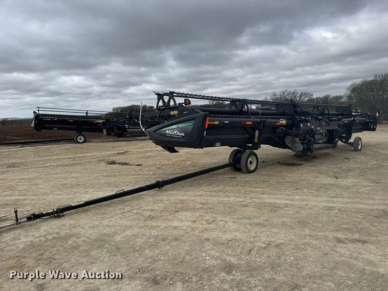 MacDon FD75D Equipment Image0