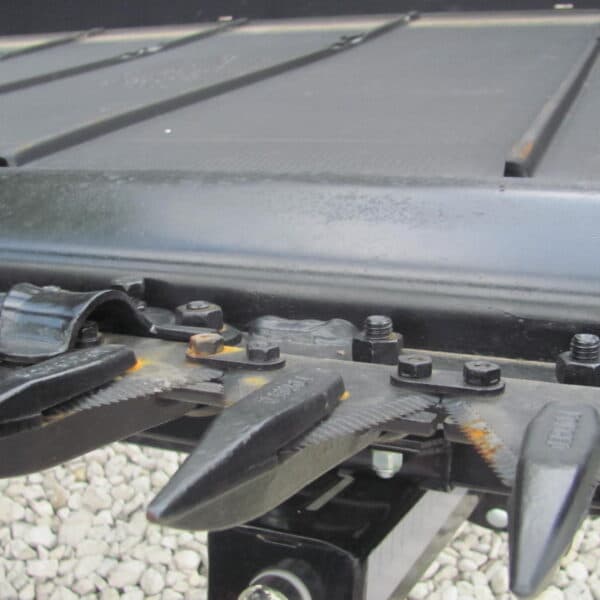 Image of MacDon FD75 equipment image 3