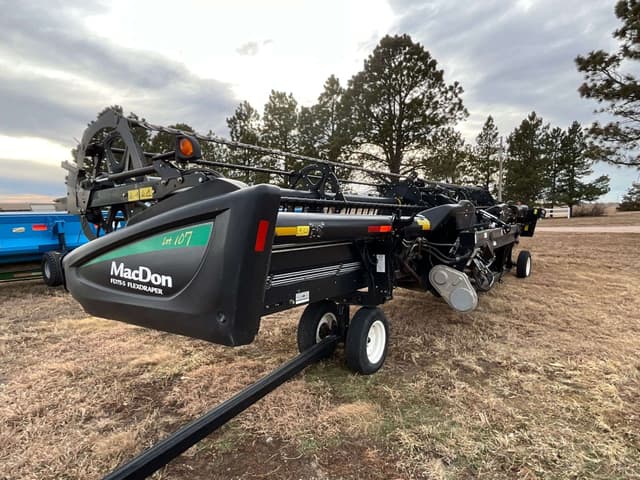 Image of MacDon FD75S equipment image 4